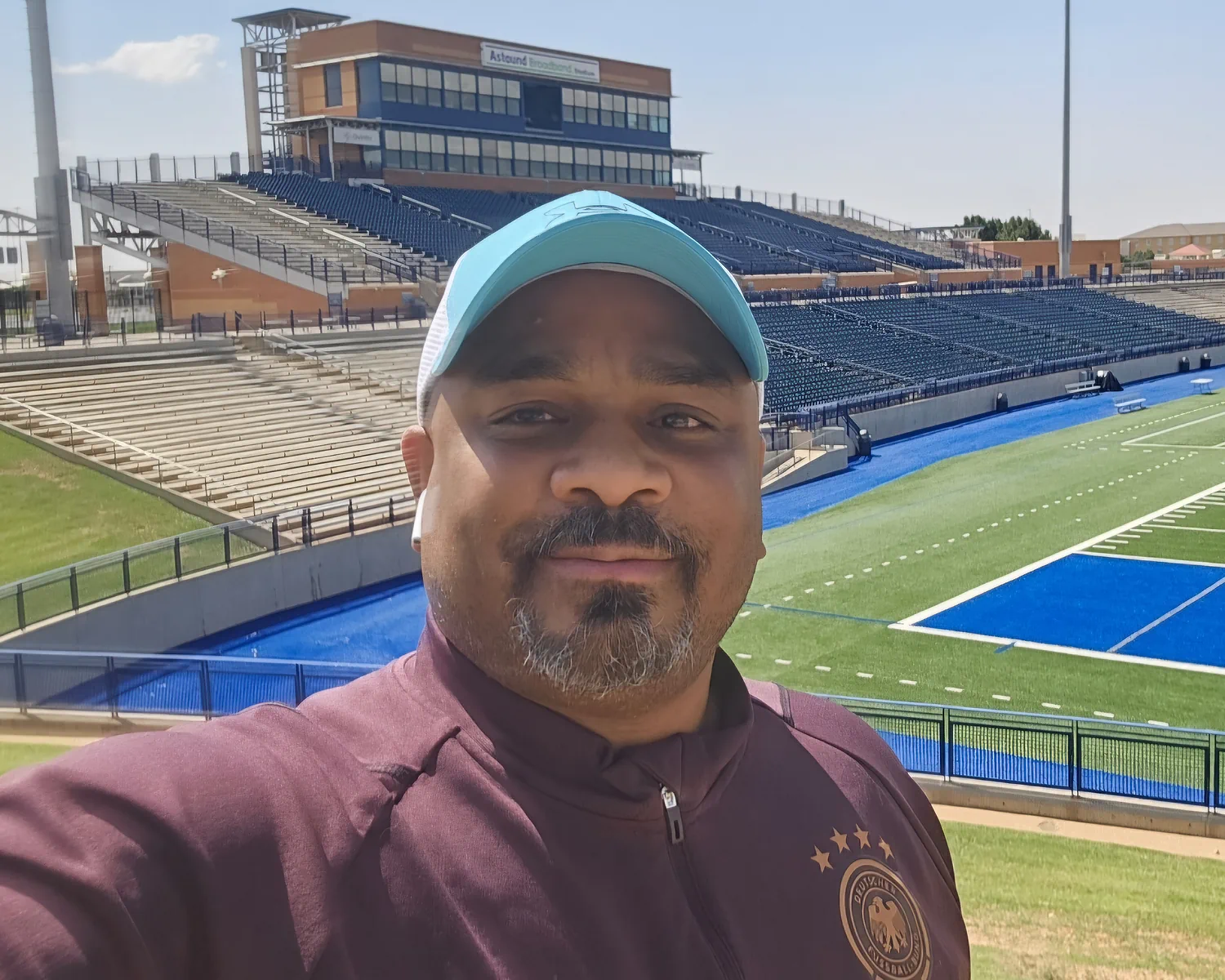 Photo of Brian Hercules, founder of Hercules Sports Consulting High School Football Event Management. Find more about Brian at www.HerculesSportsConsulting.com/team#brian-hercules